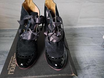 Chaussures dames élégantes rose noire talons hauts, Enlèvement ou Envoi, Comme neuf, Boots et Botinnes, Noir