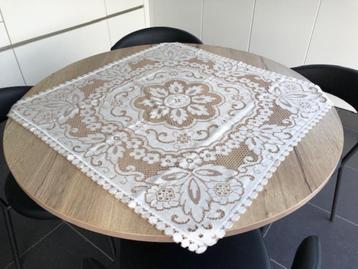 " Vintage " tafeldoek 92 X 92 beschikbaar voor biedingen