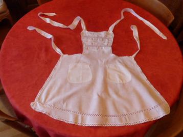 Theaterschort beschikbaar voor biedingen