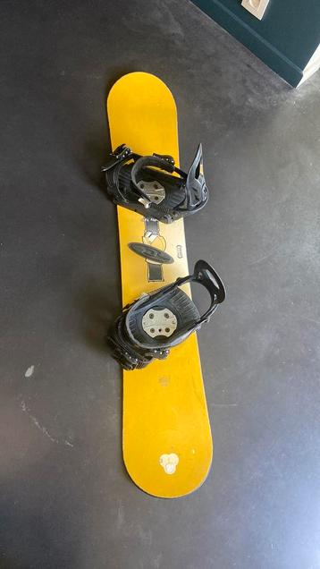 Snowboard enfant 120 cm beschikbaar voor biedingen