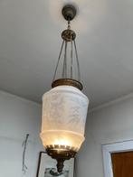 Antieke olielamp met katrol, Ophalen