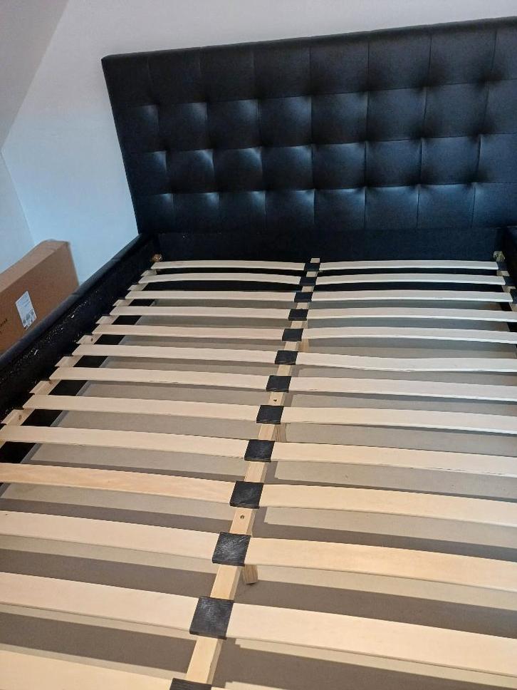 Tweepersoonsbed, Huis en Inrichting, Slaapkamer | Bedden, Gebruikt, Tweepersoons, 180 cm, Overige materialen, Zwart, Ophalen