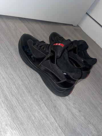 Nieuwe Prada-schoen beschikbaar voor biedingen