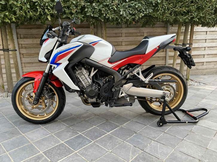 Honda cb 650f **HRC uitvoering** 8900km*** nieuwe staat ***, Motoren, Motoren | Honda, Bedrijf, Naked bike, meer dan 35 kW, 4 cilinders