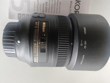 Nikon AF-S 85 mm f/1,8G disponible aux enchères