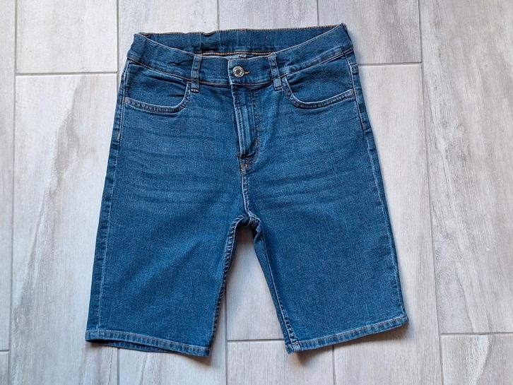 ★ M146 - Korte jeansbroek, Kinderen en Baby's, Kinderkleding | Maat 146, Zo goed als nieuw, Jongen, Broek, Ophalen of Verzenden