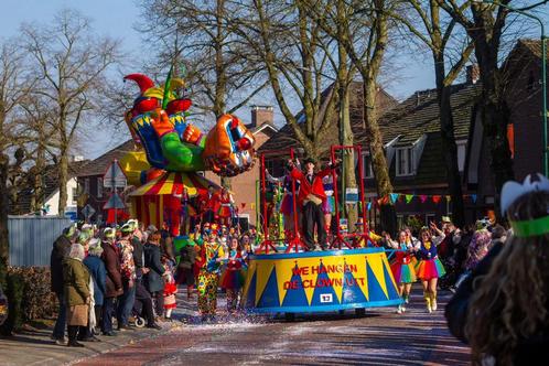Carnavalswagen praalwagen lichaam en kop, Hobby en Vrije tijd, Feestartikelen, Zo goed als nieuw, Feestartikel, Ophalen