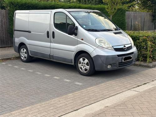 Opel Vivaro ‘07 2.0cdti, Auto's, Bestelwagens en Lichte vracht, Particulier, Opel, Diesel, Euro 3, 5 deurs, Handgeschakeld, Zilver of Grijs
