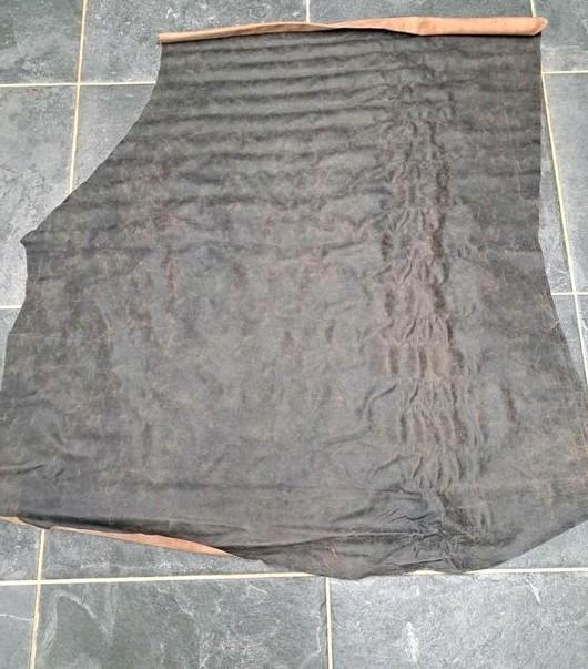 1 vierkante meter dun craquelé bruin leder / lot 32, Dieren en Toebehoren, Paarden en Pony's | Dekens en Dekjes, Zo goed als nieuw