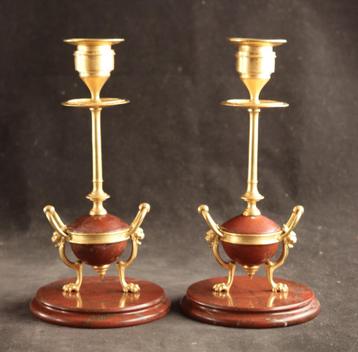 Paar 19e eeuwse bronzen kandelaars beschikbaar voor biedingen