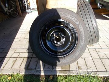 4  Good year banden 215/65R16C beschikbaar voor biedingen