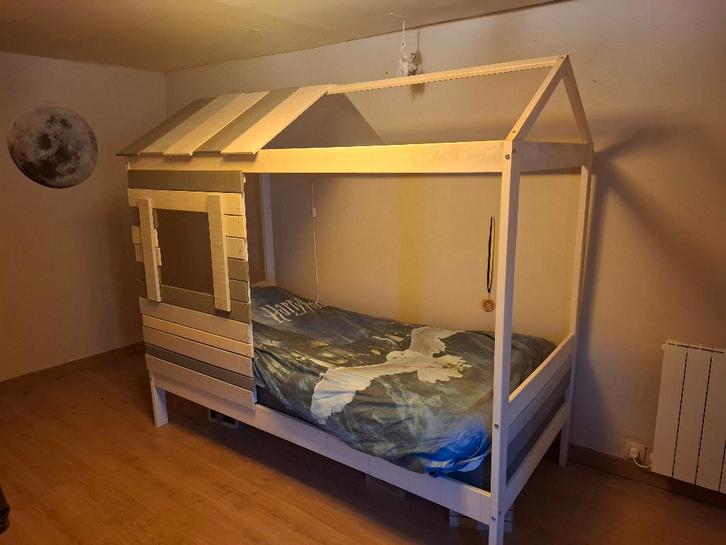 Lit cabane de qualité Comme neuf, Enfants & Bébés, Chambre d'enfant | Lits, Comme neuf, 180 cm ou plus, 85 à 100 cm, Sommier à lattes