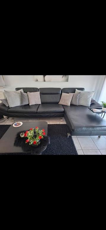 Lederen zetel met long chair beschikbaar voor biedingen