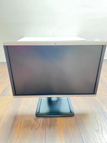 Dell monitor te koop – goede staat (met gratis speakers) beschikbaar voor biedingen