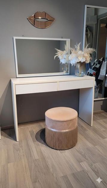 Make up tafel / kaptafel incl spiegel beschikbaar voor biedingen