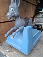 Manège forain vintage et rétro de la marque ABC. Fête forain, Enlèvement