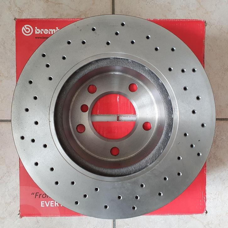 BREMBO 09.9752.1X Disques Freins Ventilés Perforés BMW E81, Auto-onderdelen, Remmen en Aandrijving, BMW, Nieuw, Ophalen of Verzenden