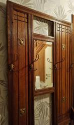 Eiken kapstok, Enlèvement, Portemanteau mural