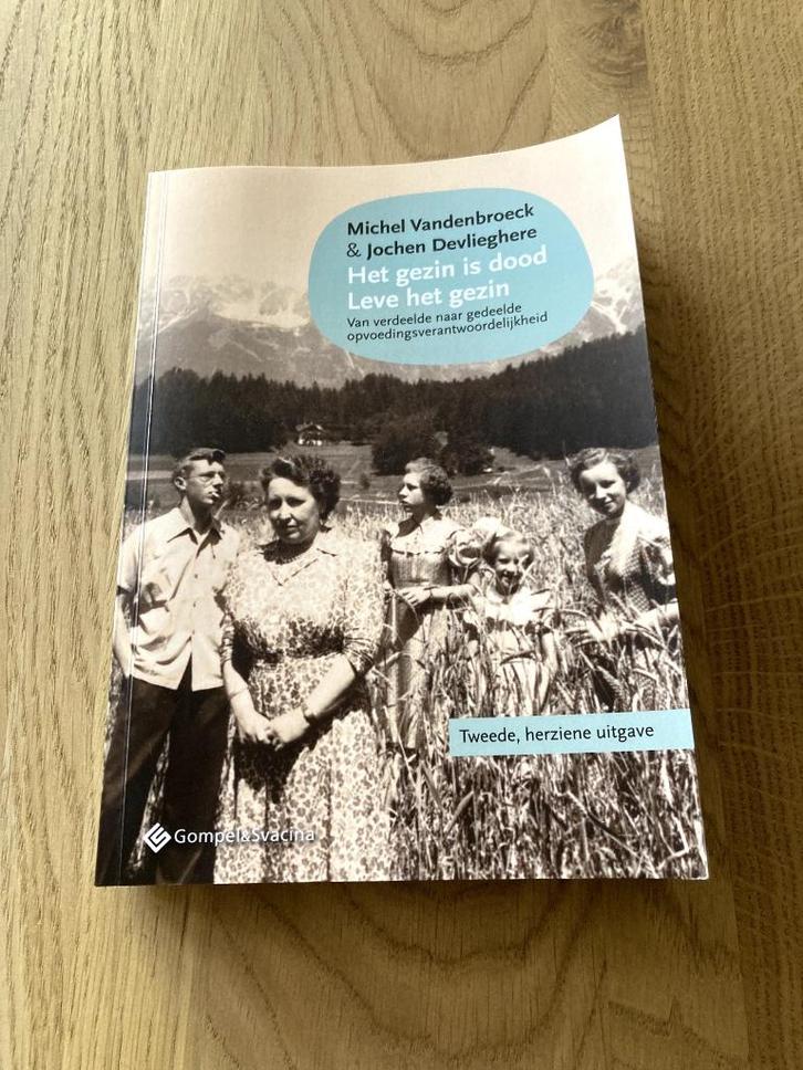Het gezin is dood - Leve het gezin, Boeken, Studieboeken en Cursussen, Zo goed als nieuw, Hoger Onderwijs, Ophalen of Verzenden