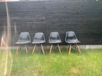 Zwarte kuipstoelen met houten afwerking, Ophalen, Gebruikt, Zwart, Vier