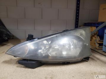 Mitsubishi Grandis 2004 - 2010 koplamp links beetje dof €150 beschikbaar voor biedingen