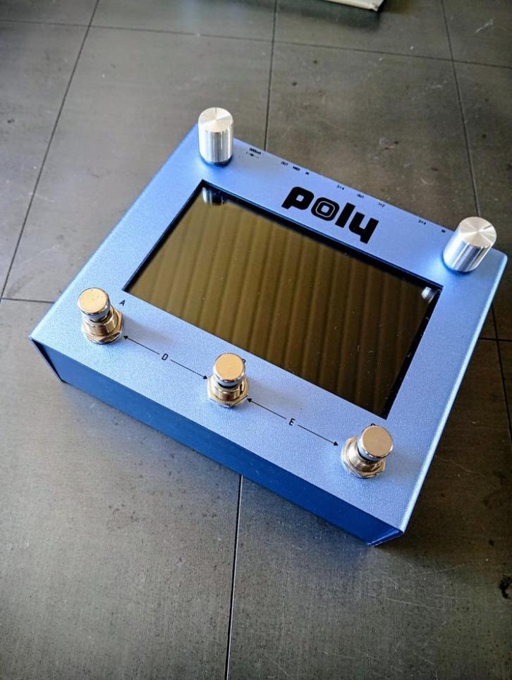 Poly effect Beebo, Muziek en Instrumenten, Effecten, Zo goed als nieuw, Chorus, Delay of Echo, Distortion, Overdrive of Fuzz, Reverb