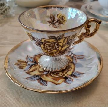 Theeservies  beschikbaar voor biedingen