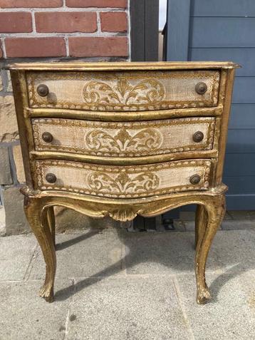Dressoir in Venetiaanse stijl uit de jaren 60-70 beschikbaar voor biedingen