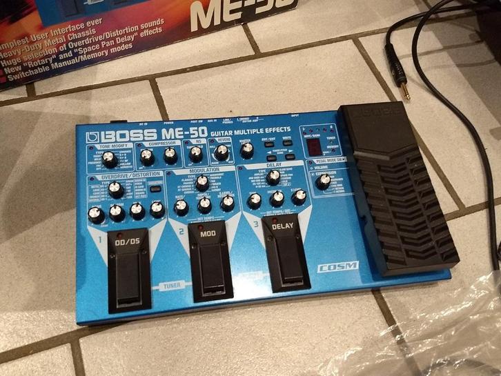Multi-effets de guitare Boss ME-50 (avec boite/notice/adapt), Musique & Instruments, Effets, Utilisé, Chorus, Delay ou Écho, Distortion, Overdrive ou Fuzz