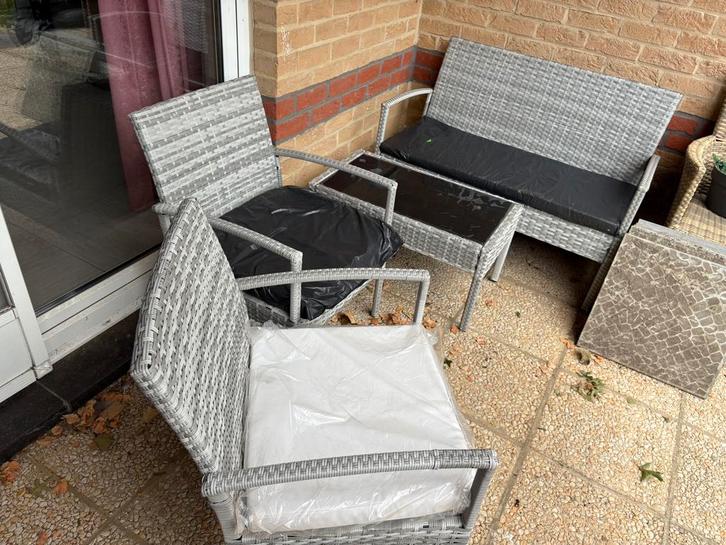 LOUNGESET, Tuin en Terras, Tuinsets en Loungesets, Zo goed als nieuw, Loungeset, Rotan, 4 zitplaatsen, Bank, Bijzettafel, Stoel