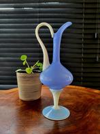 Vintage opaline glazen vaas, blauw en wit, Mid century, Ital, Antiek en Kunst, Ophalen of Verzenden