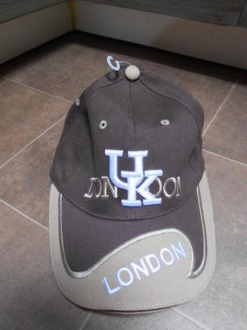 Allerlei mooie petten / Per pet : 5 €  beschikbaar voor biedingen