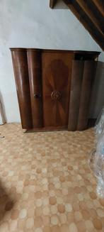 Armoire d'époque, Enlèvement