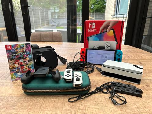 Nintendo Switch OLED + Mario Kart deluxe + VR BRIL + Case, Games en Spelcomputers, Spelcomputers | Nintendo Switch, Zo goed als nieuw