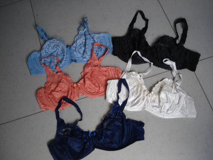 Set: 5 beugelbeha's, dames. mt 95B, Kleding | Dames, Ondergoed en Lingerie, BH, Ophalen of Verzenden