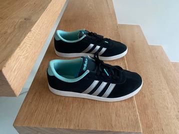Adidas beschikbaar voor biedingen