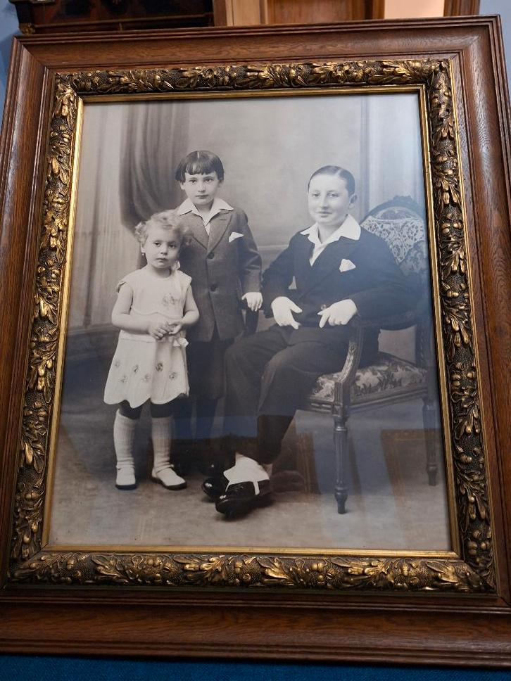 Groot frame met familiefoto 1920/1930, Verzamelen, Foto's en Prenten, Zo goed als nieuw, Foto, Kind, Voor 1940, Ophalen