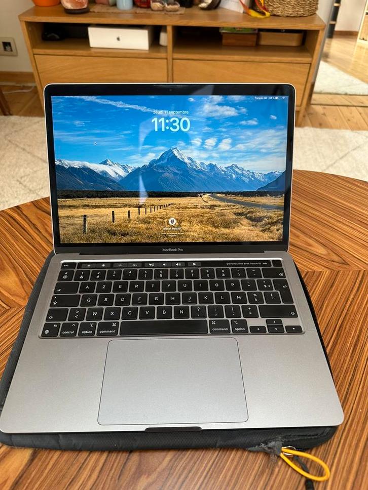 MacBook Pro 2022 M1-chip, Computers en Software, Apple Macbooks, Zo goed als nieuw, MacBook, 13 inch, 256 GB, 8 GB, Ophalen