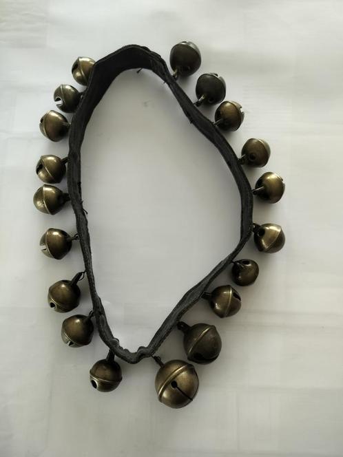 Oude bellenband met 19 bellen, paardenbellen, sleebellen, Antiek en Kunst, Curiosa en Brocante, Ophalen of Verzenden