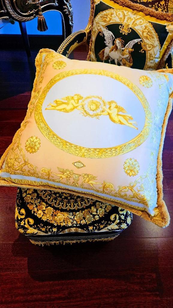 Versace kussen Engelen Medusa print Atelier Versace, Antiek en Kunst, Kunst | Designobjecten, Ophalen of Verzenden