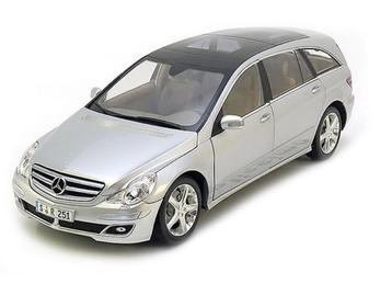 Mercedes W251, R-Klasse, 1:18 Minichamps in MB Dealer Box beschikbaar voor biedingen