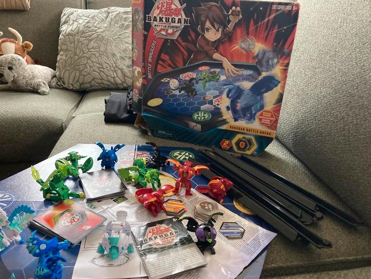 BAKUGAN: 12 Bakugans,battle planet,battle arena,Bakucores,…, Enfants & Bébés, Jouets | Blocs de construction, Comme neuf, Enlèvement ou Envoi