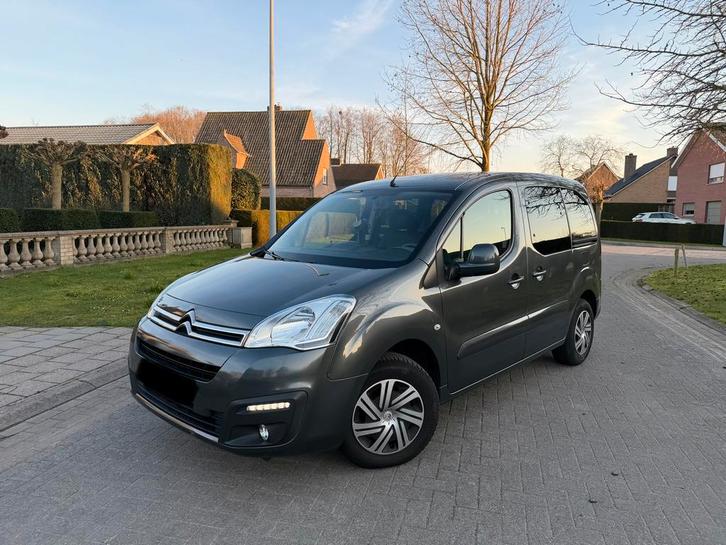 Citroen Berlingo 2017 met 82.000km, Auto's, Citroën, Particulier, Berlingo, Benzine, Euro 6, Monovolume, 5 deurs, Handgeschakeld