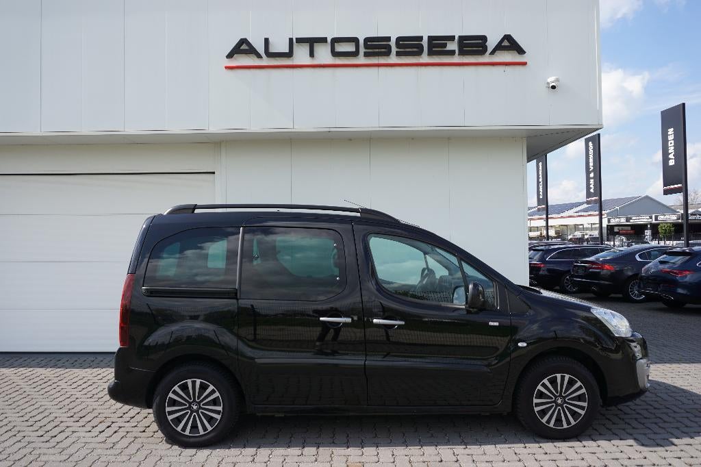 Peugeot Partner 1.2 Tepee Style Benzine/5zitpl/Garantie, Euro 6, 1199 cc, Zwart, Handgeschakeld