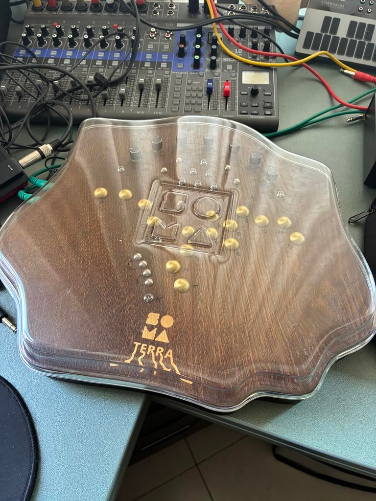 Soma Terra, Muziek en Instrumenten, Ophalen of Verzenden, Zo goed als nieuw