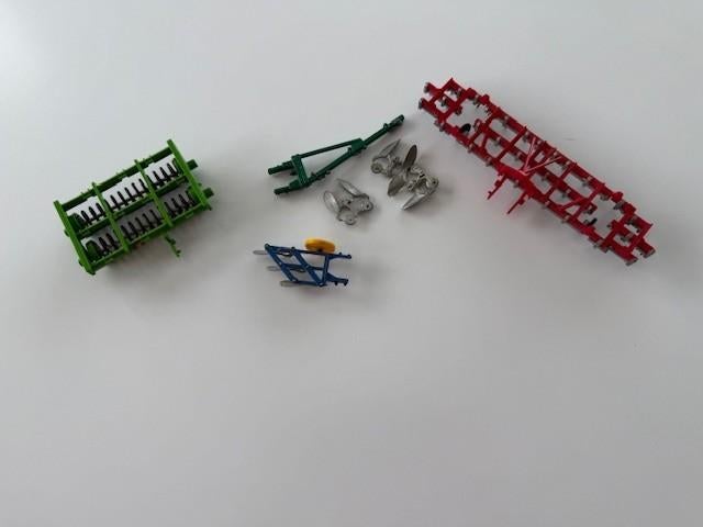 Britains - diverse onderdelen, Hobby en Vrije tijd, Modelauto's | 1:32, Ophalen, Gebruikt, Tractor of Landbouw, Britains