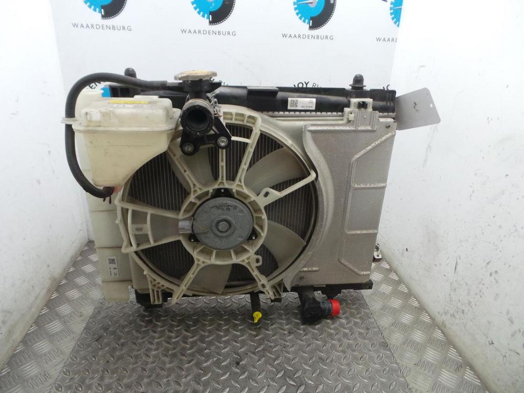 TOYOTA YARIS 1.3 16V VVT-I  KOELERPAKKET 2009, Ophalen of Verzenden, Gebruikt, Stiba lid