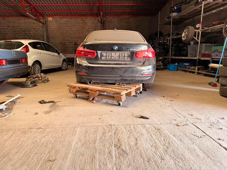 BMW 318d ongevalschade, Services & Professionnels, Auto & Moto | Mécaniciens & Garages