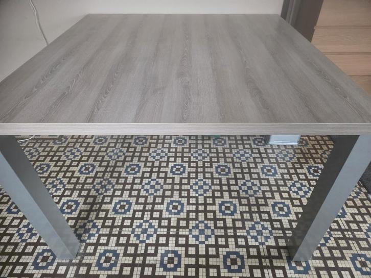 table a manger, Maison & Meubles, Tables | Tables à manger, Comme neuf, 100 à 150 cm, 100 à 150 cm, Cinq personnes ou plus, Carré