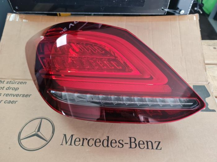 Feu arrière gauche d'un Mercedes C-Klasse, Autos : Pièces & Accessoires, Éclairage, Mercedes-Benz, Neuf, 3 mois de garantie, Enlèvement ou Envoi